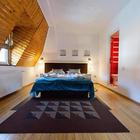 Vila Bradet Buşteni Esterno foto
