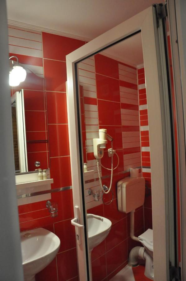 Vila Bradet Buşteni Esterno foto