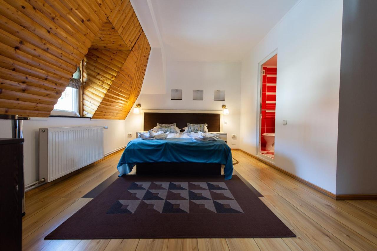 Vila Bradet Buşteni Esterno foto
