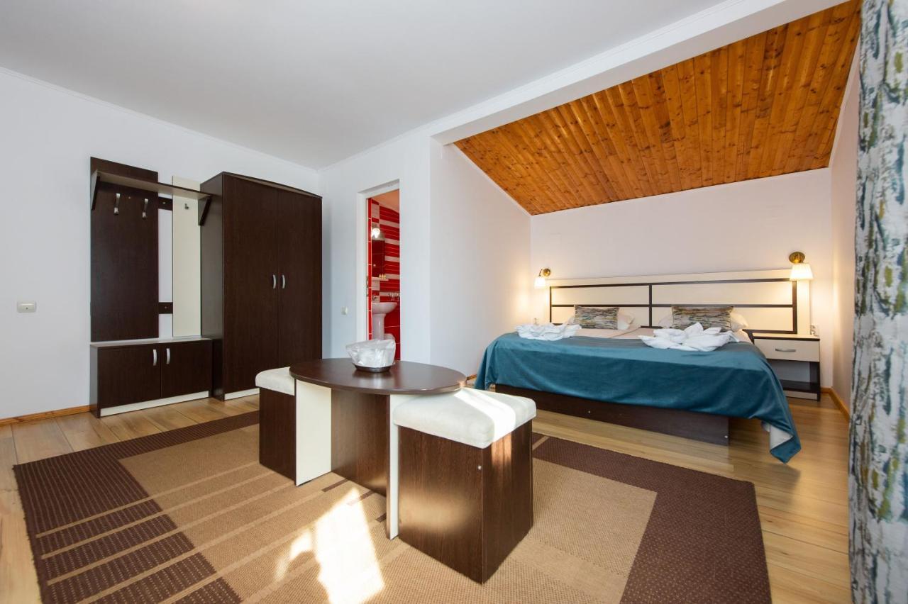 Vila Bradet Buşteni Esterno foto